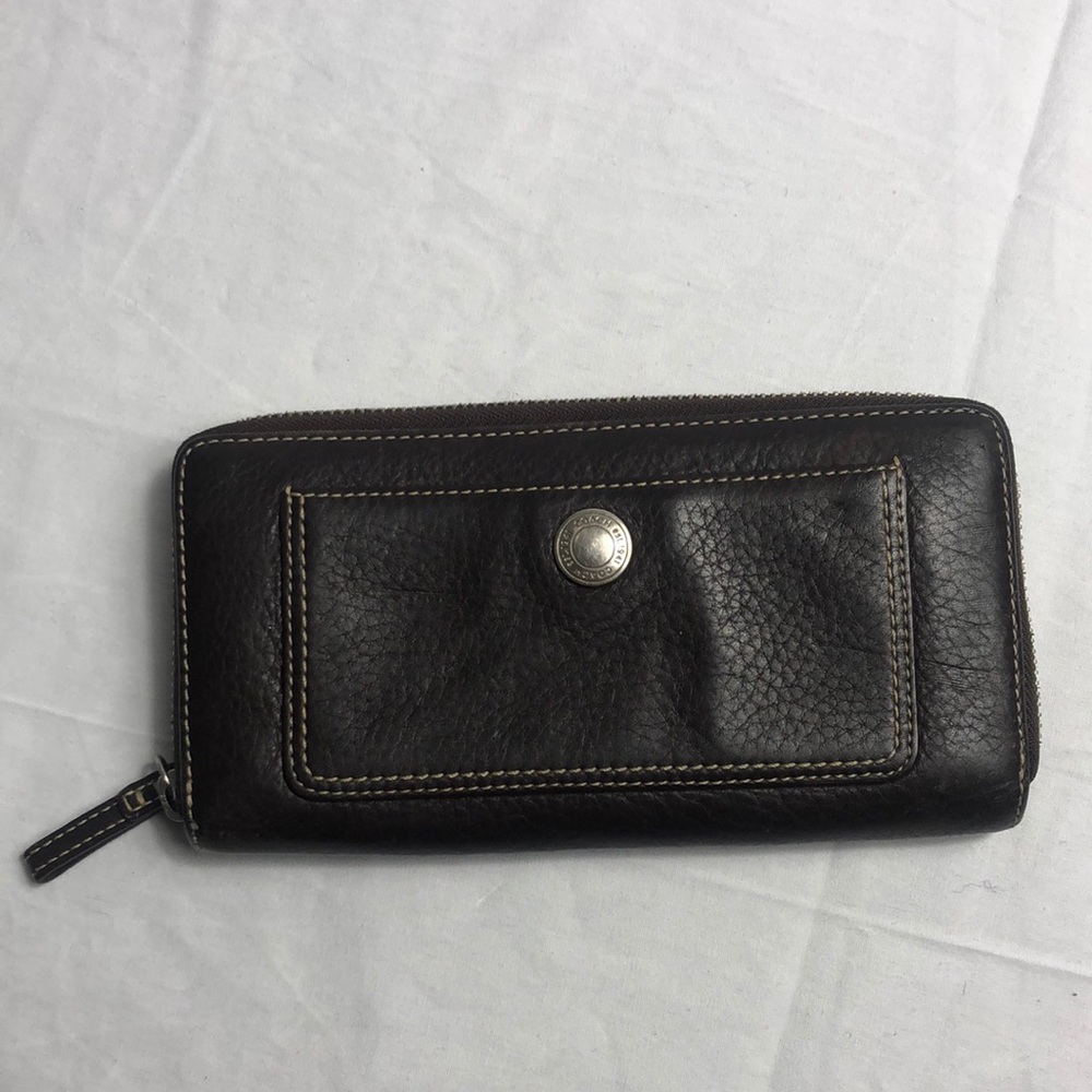 COACH LEATHER  ACCORDION ZIP WALLET